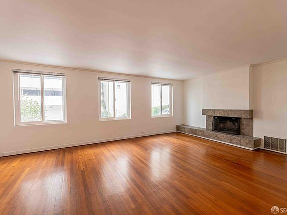 2nd image of 866 Green St APT 3