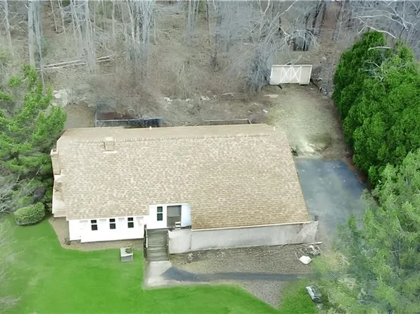 55 Highwood Dr, Coventry, RI 02816