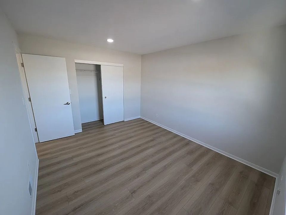 2nd image of 415 Lincoln Ave