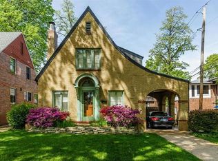 409 W Point Ct, Saint Louis, MO 63130