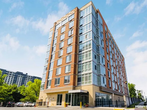 600 12th St APT 908, Palisades Park, NJ 07650
