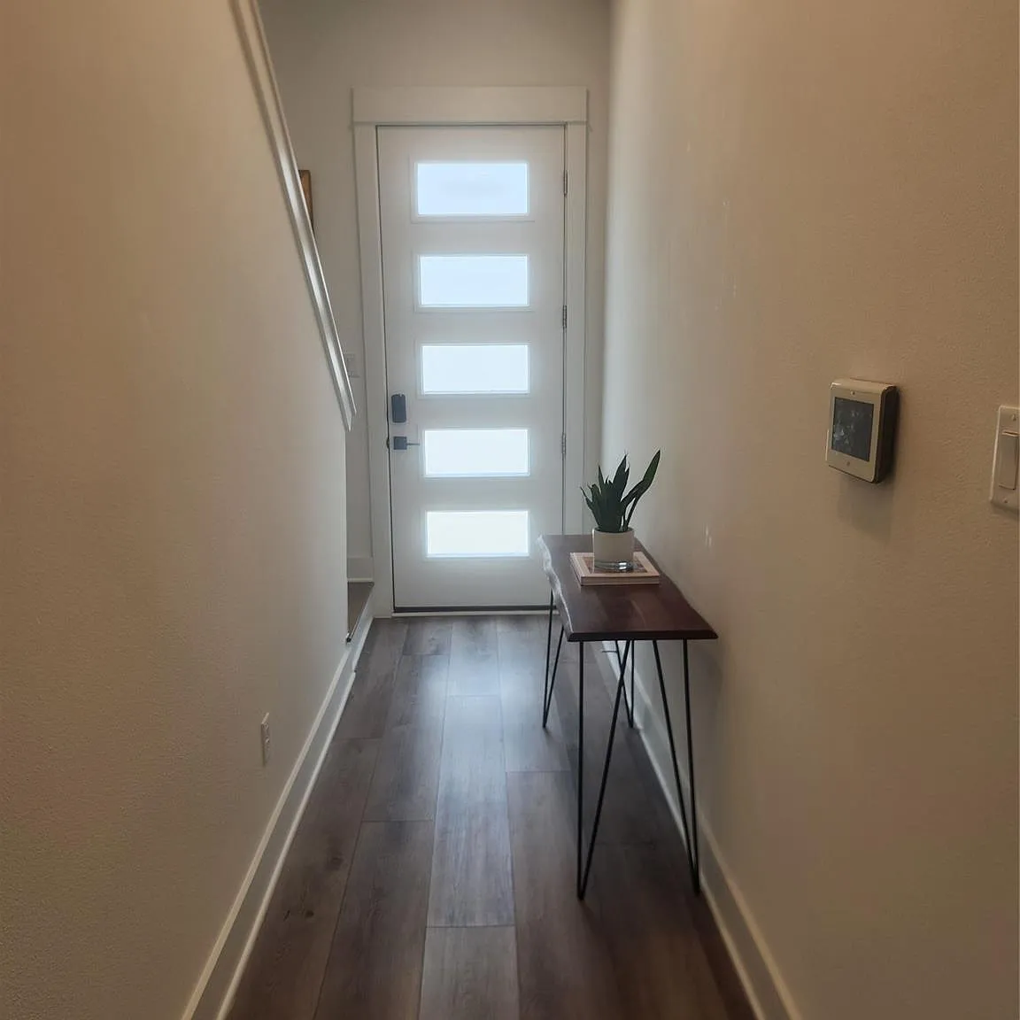 3 bed, 2.5 bath, 1523 sqft, $2,300 — Photo 3