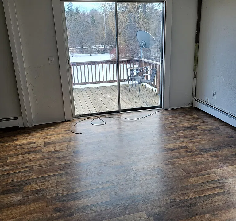 Living Room (1st Floor)