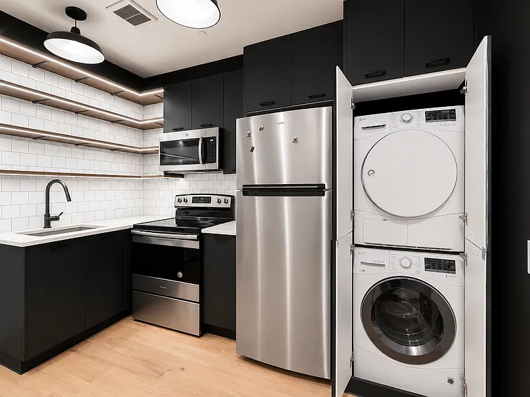 1647 New York Ave #1B — Photo 3