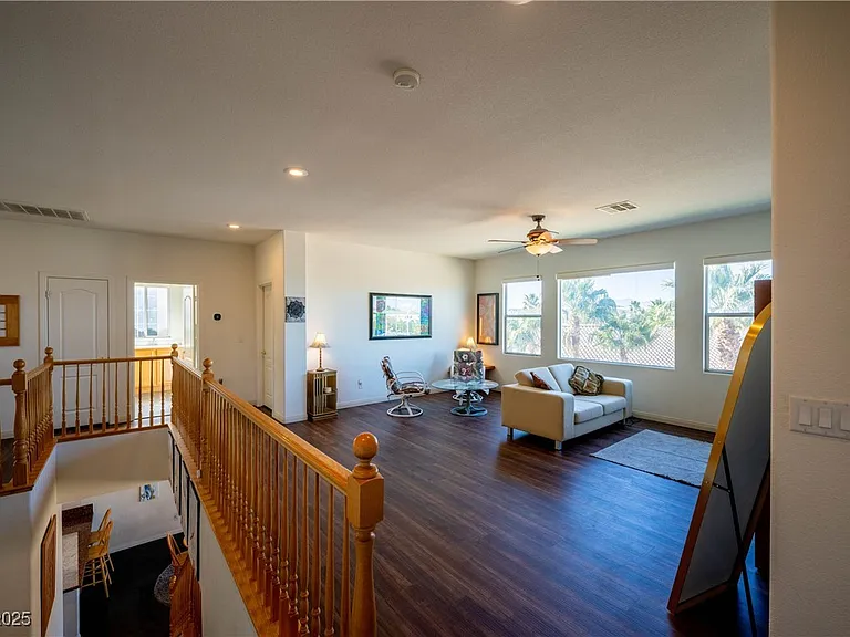 359 Hoskins Ct — Photo 35