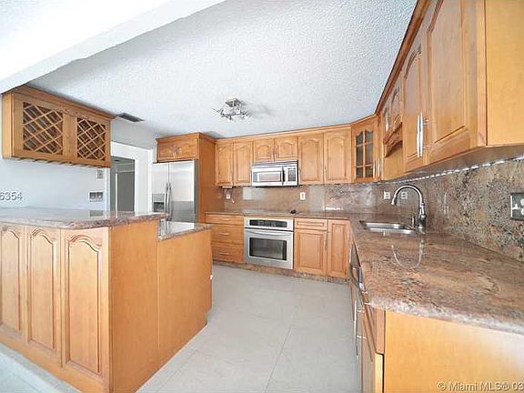 4th image of 854 NE 205th Ter