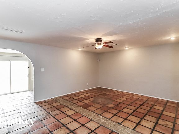 4th image of 3627 E Eugie Ave
