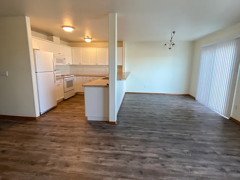 2862 SW Indian Cir — Photo 6