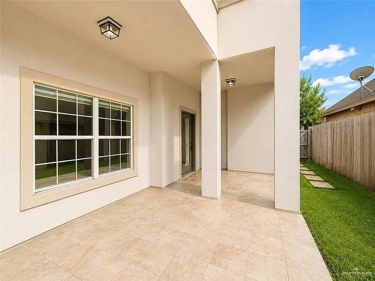 4704 Date Palm Ave — Photo 5