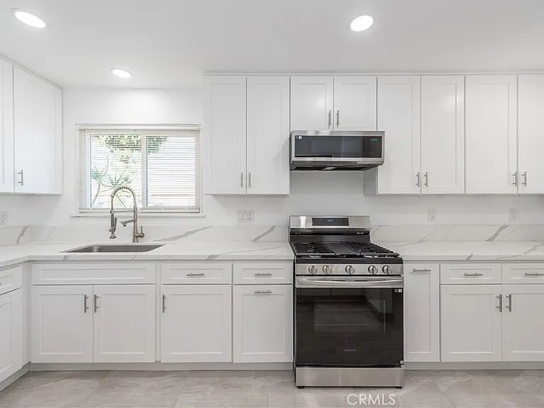 8002 San Luis Cir — Photo 9