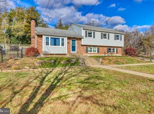 6 Van Gogh Ct, Ewing, NJ 08618