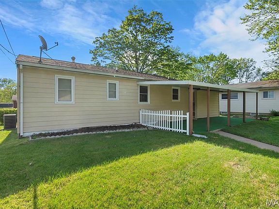 5th image of 1141 Landgraf Dr