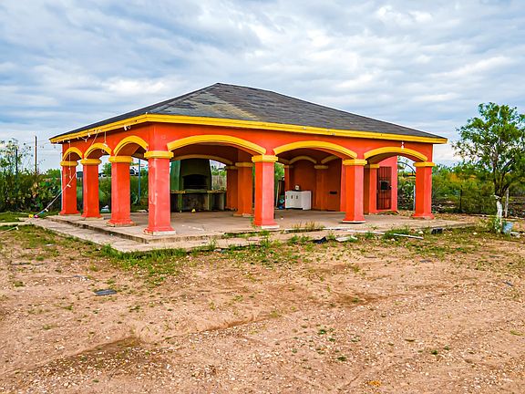 5th image of 141 Los Fresnos Rd