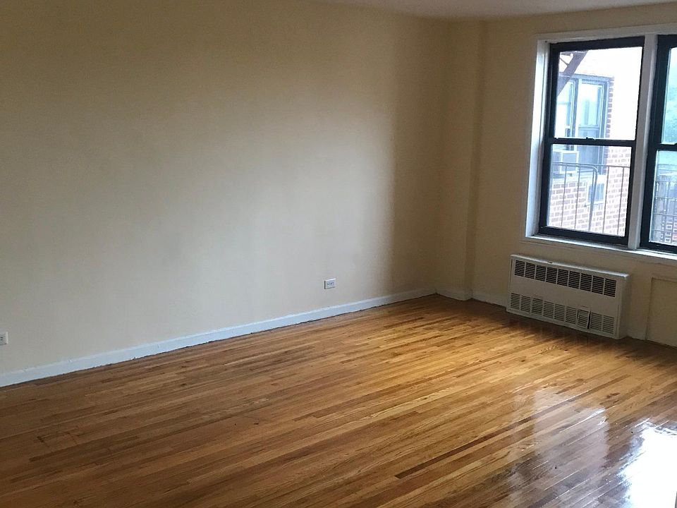 2nd image of 660 Thwaites Pl #P