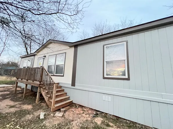 197 E Sweden St, Walnut Springs, TX 76690