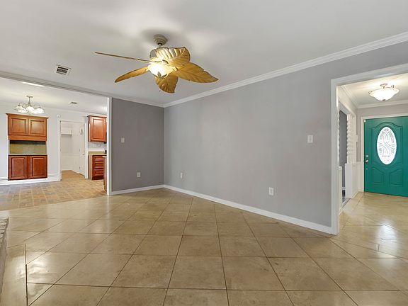 4th image of 507 Forest Ave N