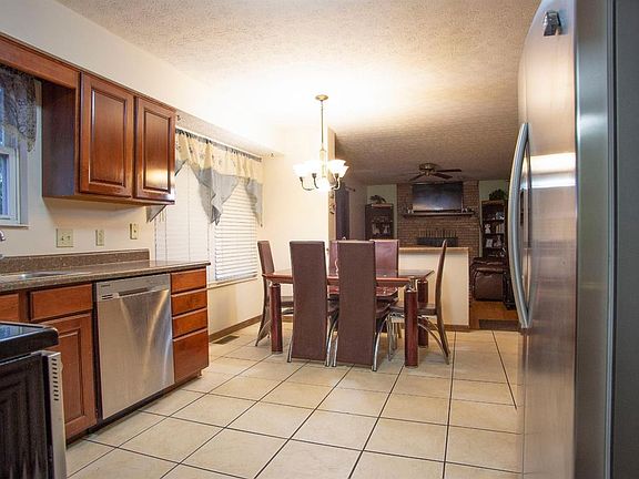5th image of 6393 Tara Brooke Ct