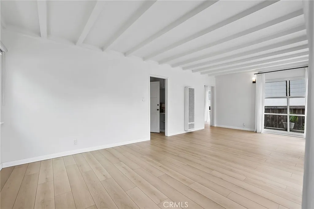 2 bed, 1200 sqft, $7,000 — Photo 4