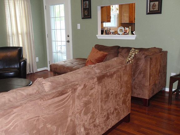 3rd image of 501 Kingston Ct