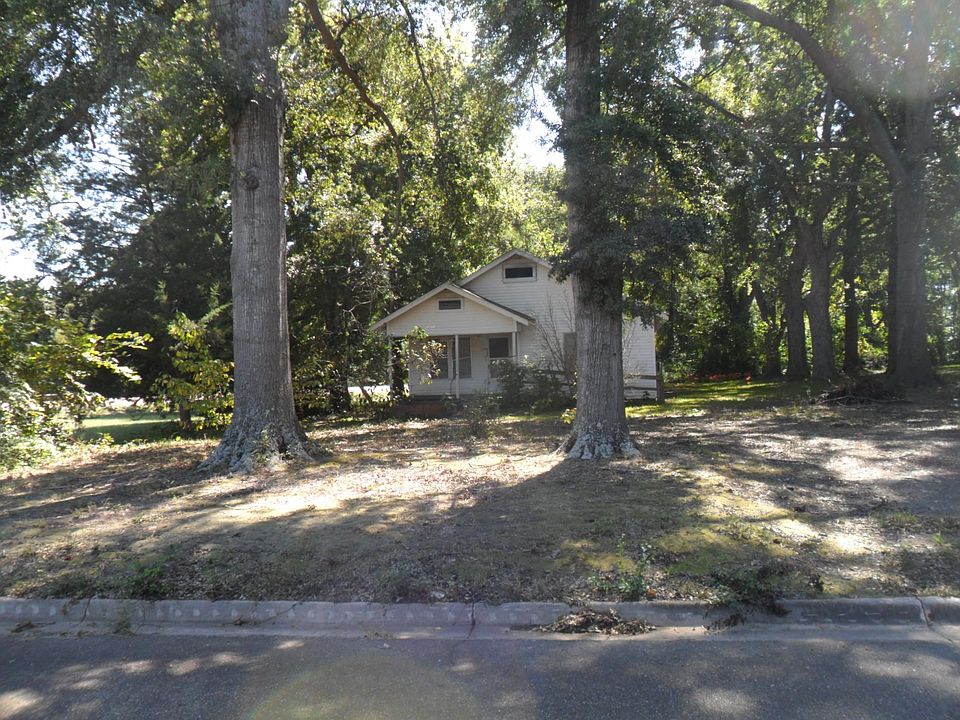 1st image of 303 W Taylor St