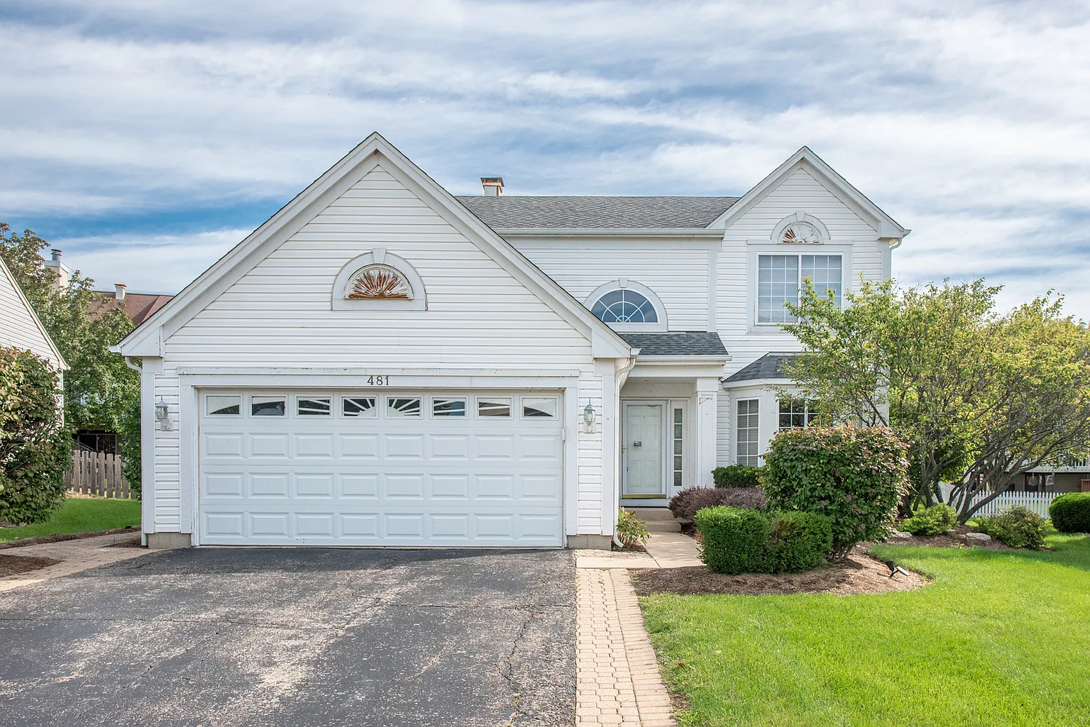 481 Knoll Crest Dr photo 1