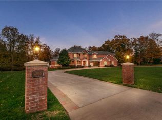 4555 E Berkeley St, Springfield, MO 65809