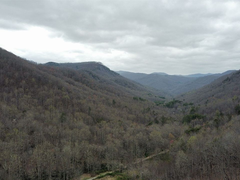 2nd image of 1005 Trout Creek Road
