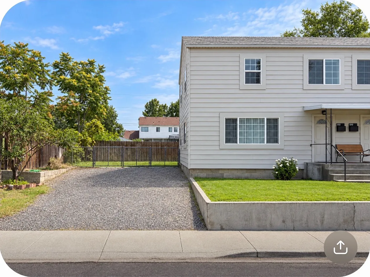 3 bed, 1.5 bath, 1175 sqft, $2,000 — Photo 1