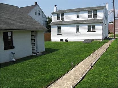 3rd image of 572 Corliss Ave