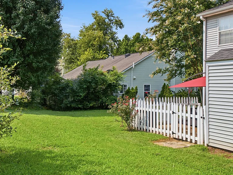1236 Carriage Park Dr — Photo 31