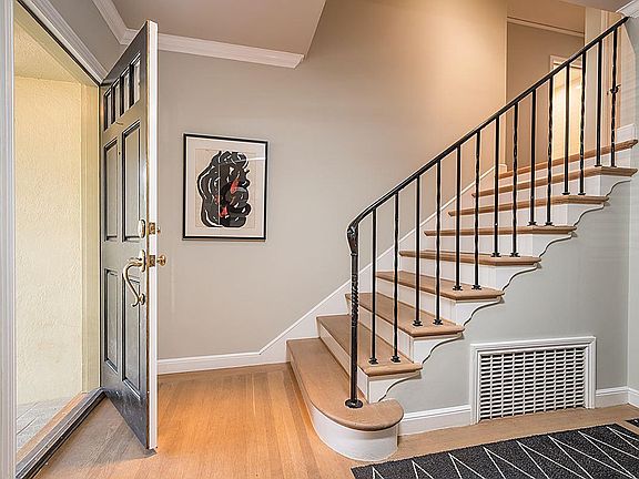 3rd image of 421 Aragon Blvd