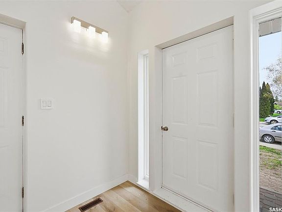 3rd image of 607 Addie CRESCENT
