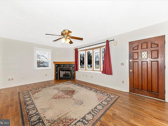 3rd image of 502 Military Rd