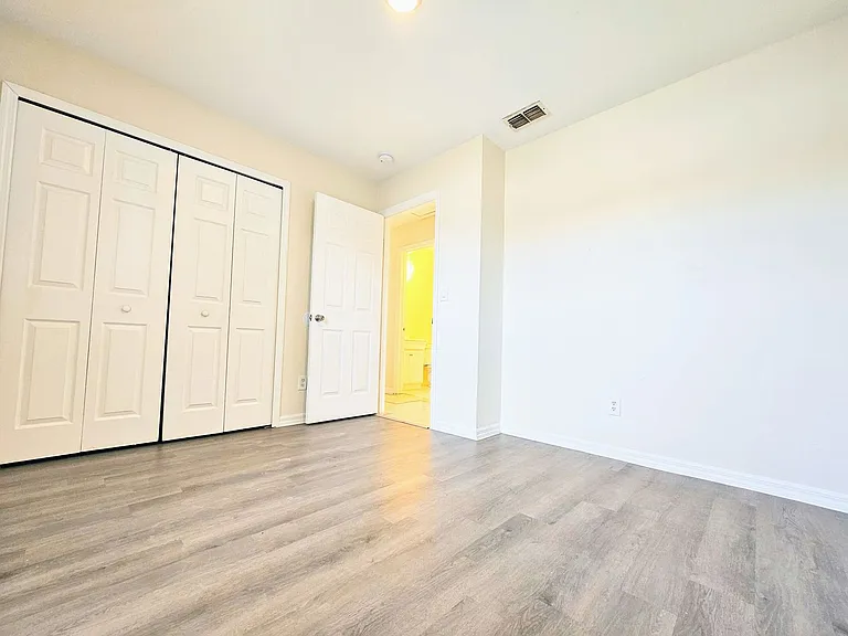 4916 Leonard Blvd S — Photo 8