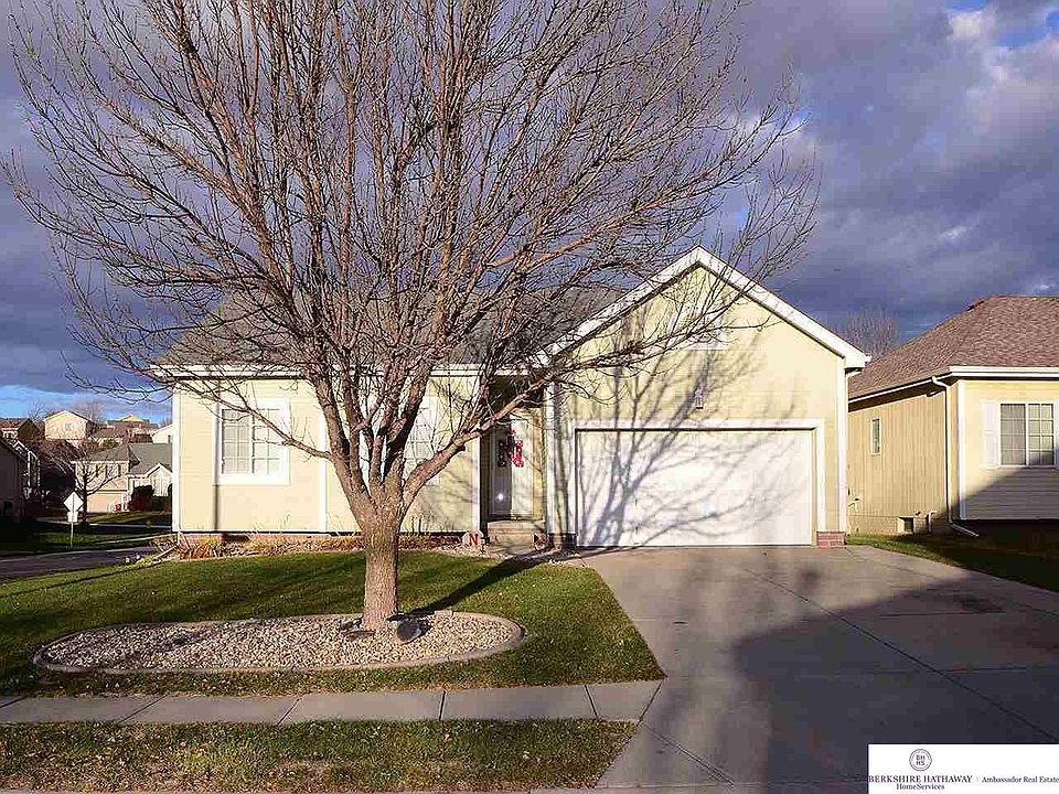 1st image of 4704 N 147th St