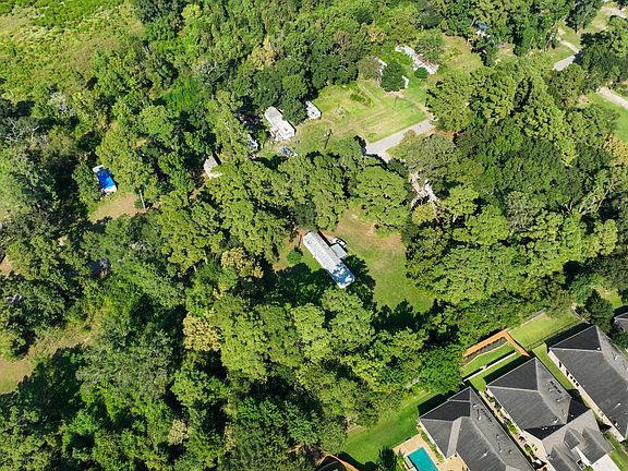 4th image of 19652 Ceal Rd
