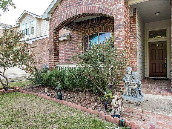 3rd image of 2867 Park Place Dr