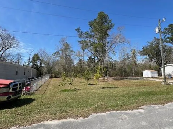 251 Rhodes Dr, Wewahitchka, FL 32465