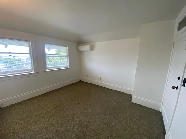 744 Pine Ave — Photo 9