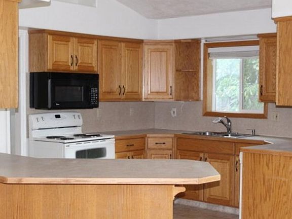 2nd image of 1148 County Cork Ln