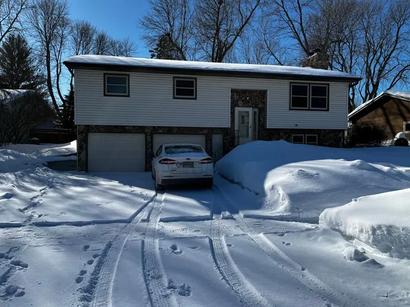 4325 S Ash Grove Ave, Sioux Falls, SD 57103