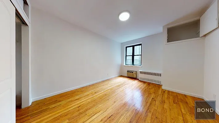 Rented by Bond New York | media 1