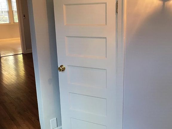 Entry foyer coat closet