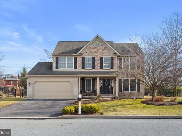 476 Sweetwater Dr, Palmyra, PA 17078