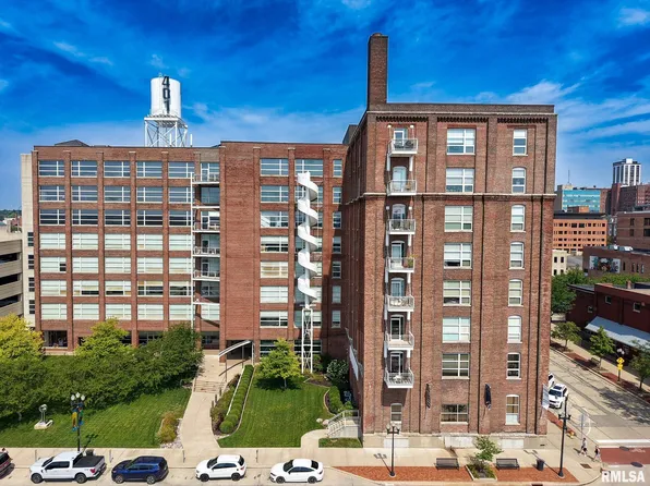 401 SW Water St Unit 702, Peoria, IL 61602