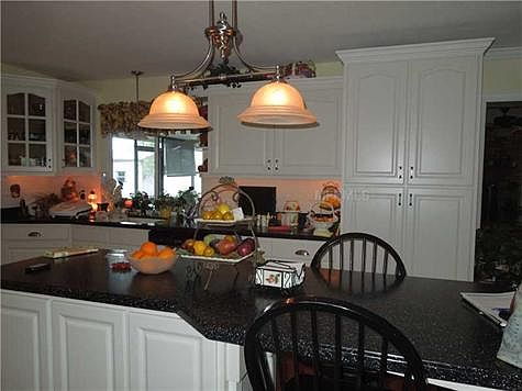 3rd image of 3132 Ellis Ave