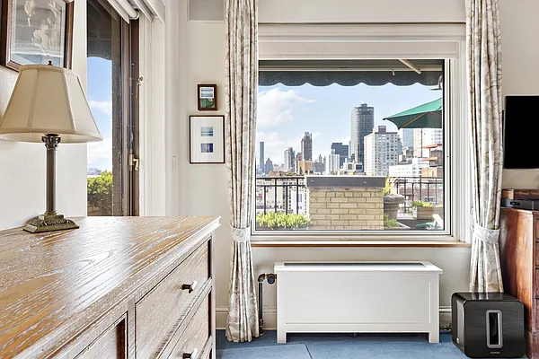 Sold by Compass | media 8