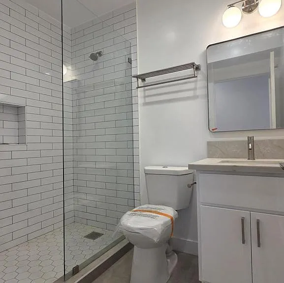 917 1/2 N Ridgewood Pl — Photo 10