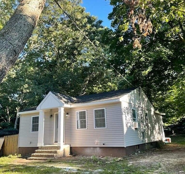 1st image of 32 Carr Ln