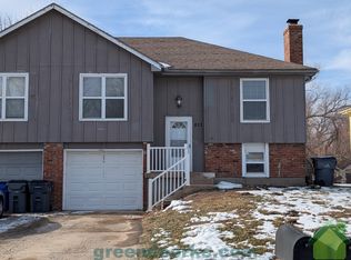823 S Lindenwood Dr, Olathe, KS 66062